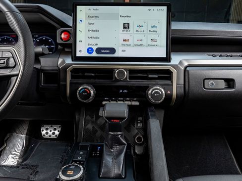 Used 2025 Toyota Tacoma TRD Sport AWD/4WD image 22