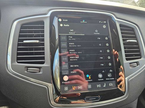 Used 2024 Volvo XC90 B5 Core w/ Protection Package Premier image 33