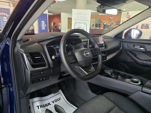 Used 2026 Nissan Rogue SV AWD/4WD image 8