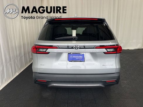 Used 2024 Toyota Grand Highlander Platinum image 31