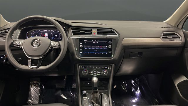 Used 2021 Volkswagen Tiguan SEL AWD/4WD image 13