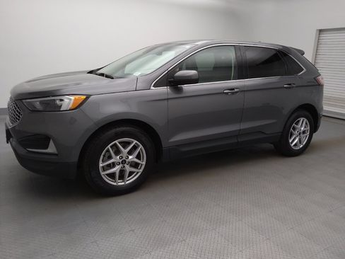 Used 2023 Ford Edge SEL image 2