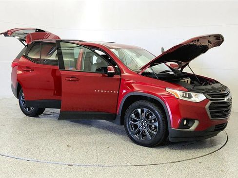 Used 2020 Chevrolet Traverse RS image 9