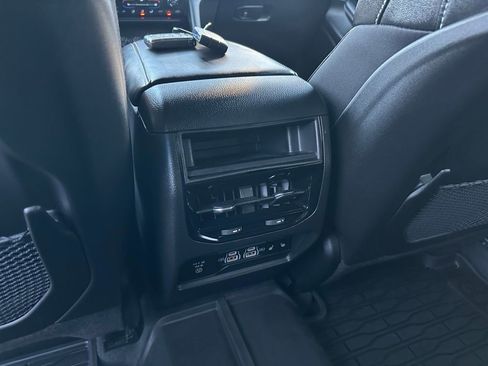 Used 2023 Jeep Grand Cherokee Limited image 23