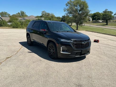 Used 2022 Chevrolet Traverse Premier w/ Redline Edition AWD/4WD image 7