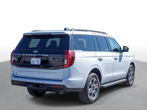 Used 2025 Ford Expedition Active image 8