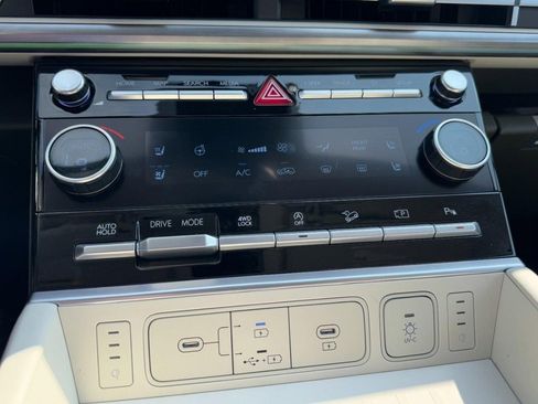 Certified 2025 Hyundai Santa Fe Calligraphy image 19