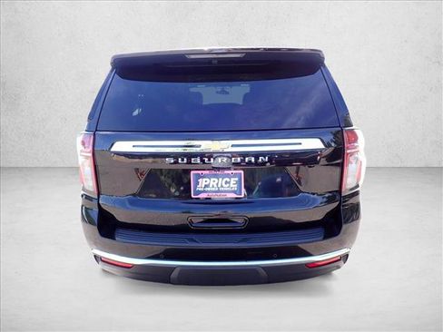 Used 2021 Chevrolet Suburban LT AWD/4WD image 3