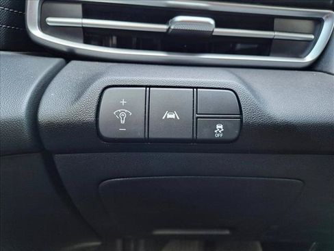Used 2022 Hyundai Elantra SEL FWD image 14