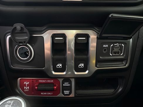 Used 2022 Jeep Wrangler Rubicon AWD/4WD image 26