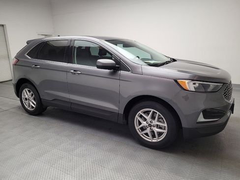 Used 2023 Ford Edge SEL image 11