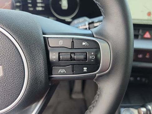 Used 2023 Kia Sportage SX image 40