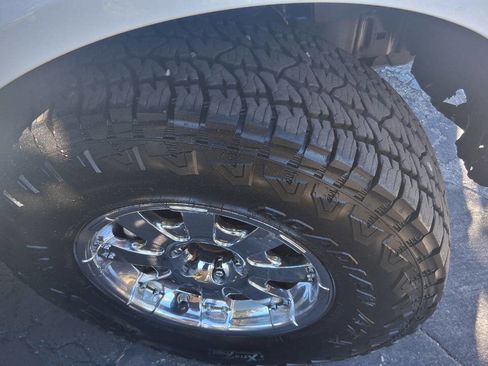 Used 2011 Nissan Frontier S image 14