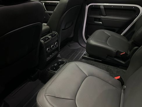 New 2025 Land Rover Defender 130 X-Dynamic SE image 16