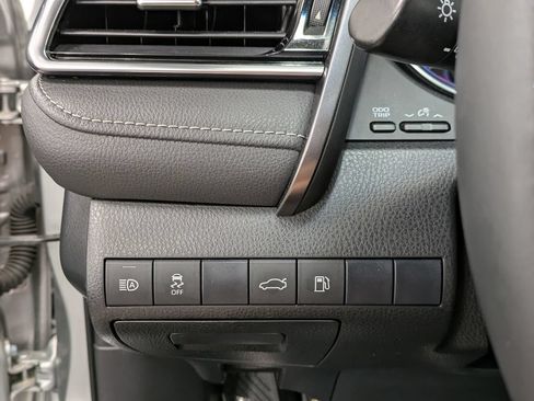 Used 2018 Toyota Camry SE FWD image 22