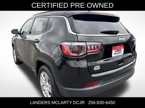 Used 2022 Jeep Compass Latitude FWD image 4