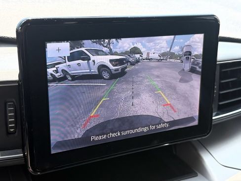 Used 2021 Ford Explorer XLT w/ Equipment Group 202A RWD image 26