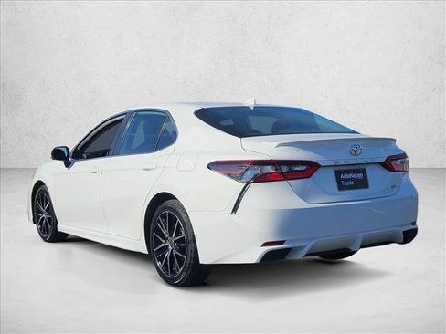 Used 2023 Toyota Camry SE image 8