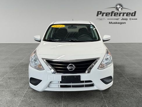 Used 2015 Nissan Versa SV image 11