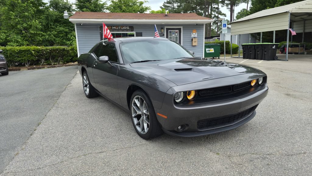 Used 2021 Dodge Challenger SXT w/ Blacktop Package RWD image 3