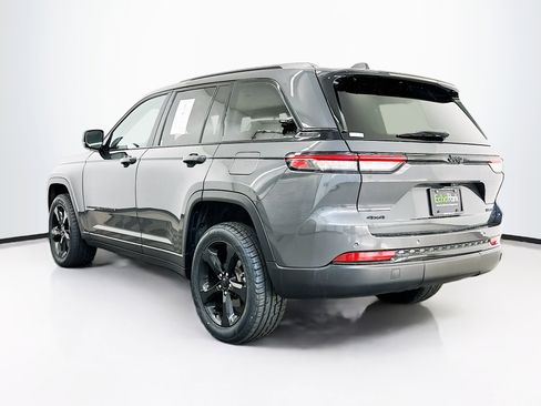 Used 2023 Jeep Grand Cherokee Limited w/ Black Appearance Package image 5
