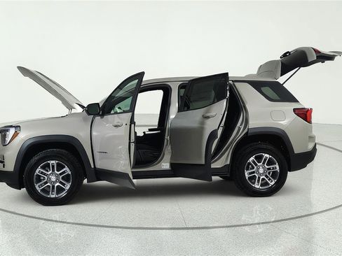 Used 2026 GMC Terrain Elevation w/ Technology Package II FWD image 6