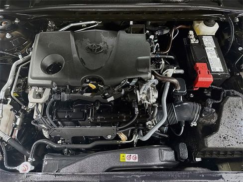 Used 2023 Toyota Camry SE image 9
