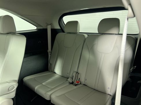 Certified 2025 Kia Sorento SX image 31