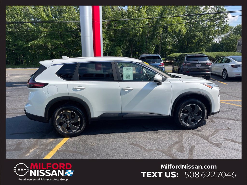Certified 2025 Nissan Rogue SV AWD/4WD image 6