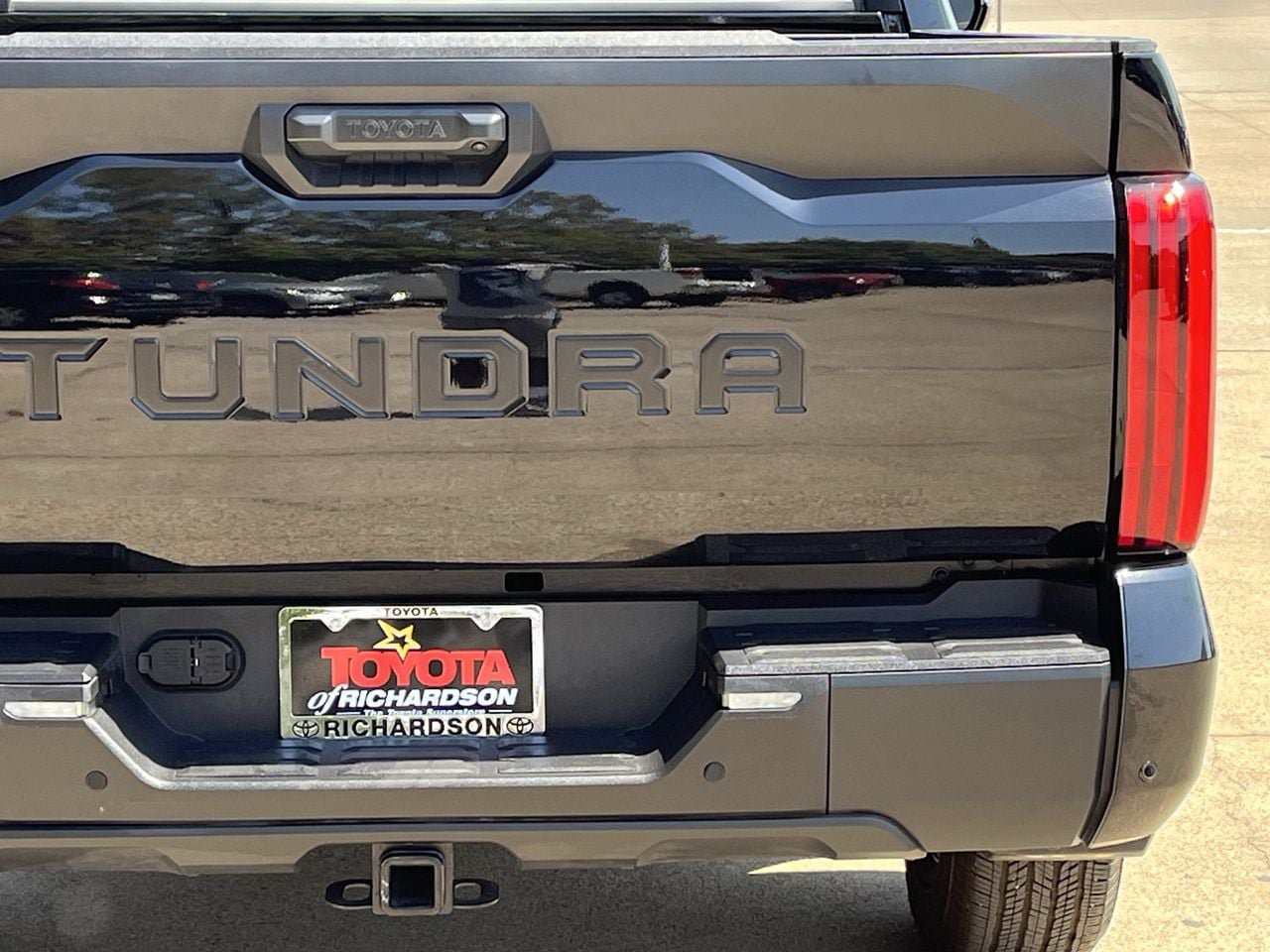 Used 2026 Toyota Tundra SR5 w/ SR5 Convenience Package AWD/4WD image 6