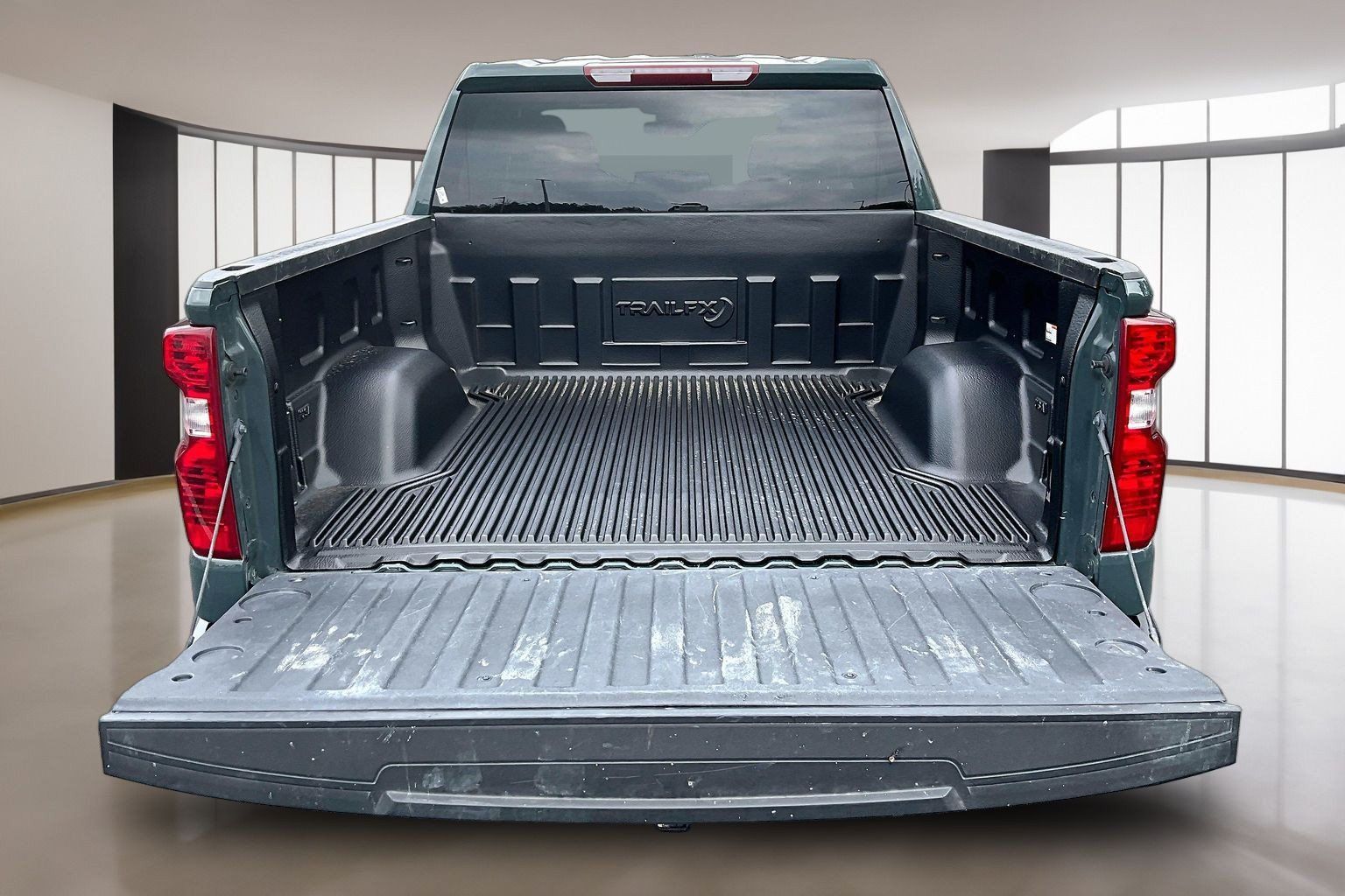 Used 2025 Chevrolet Silverado 1500 LT AWD/4WD image 8