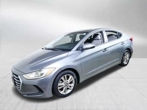 Used 2018 Hyundai Elantra SEL w/ Cargo Package FWD image 3
