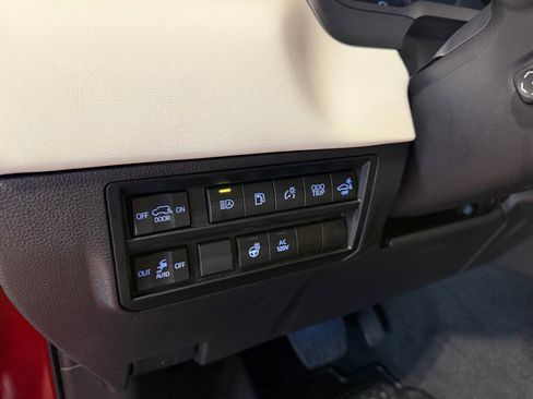 Used 2023 Toyota Sequoia Capstone image 35