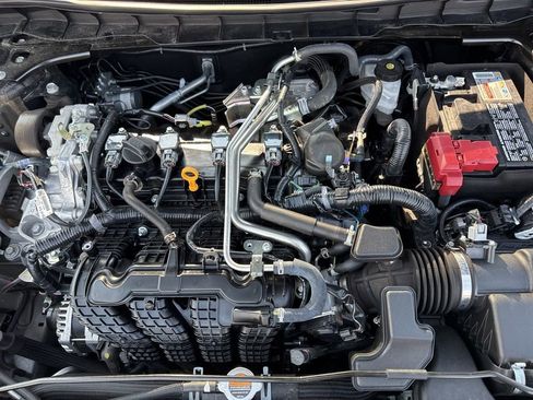 Used 2025 Nissan Altima 2.5 SV image 31