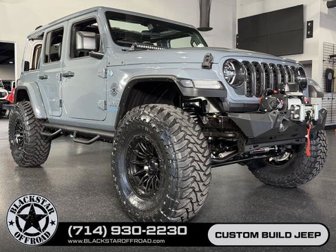 Used 2025 Jeep Wrangler Unlimited Sahara w/ Safety Group AWD/4WD image 2