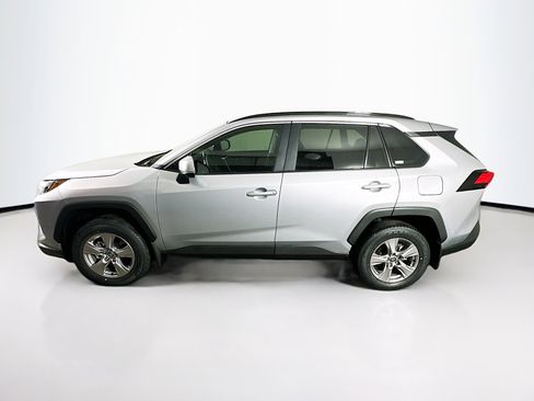 Used 2025 Toyota RAV4 XLE w/ Convenience Package image 4