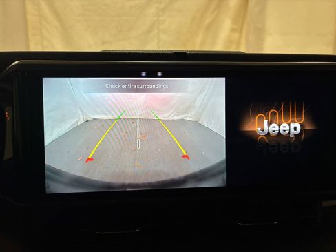 Used 2025 Jeep Wrangler Unlimited Sport AWD/4WD image 29