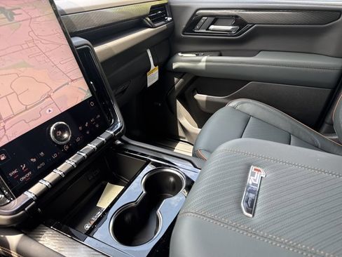 New 2026 GMC Yukon XL AT4 w/ AT4 Premium Package AWD/4WD image 24
