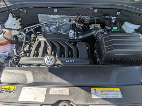 Used 2023 Volkswagen Atlas SEL Premium AWD/4WD image 4
