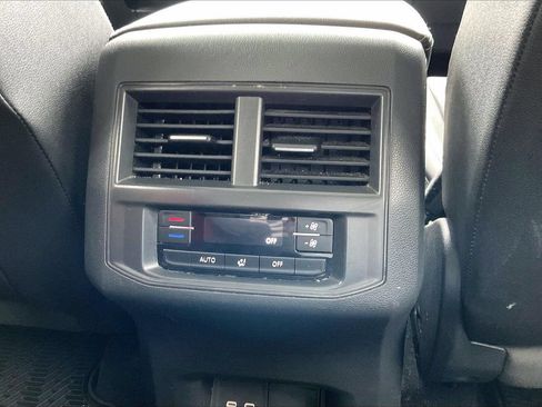 Used 2023 Volkswagen Atlas SE FWD image 16