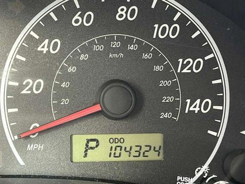 Used 2013 Toyota Corolla LE Special Edition image 35