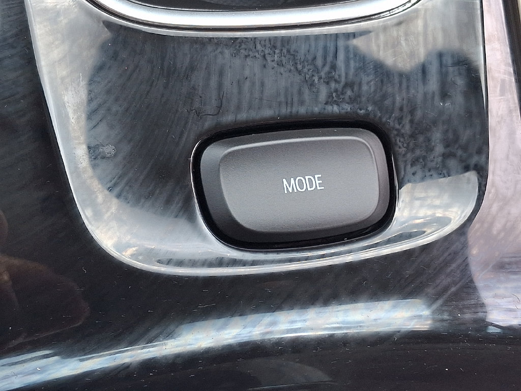 Used 2023 Buick Envision Avenir AWD/4WD image 33