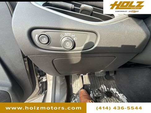 Used 2022 Chevrolet Malibu RS image 18