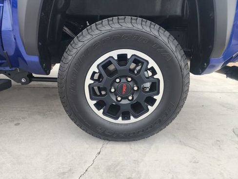 Used 2025 Toyota Tacoma TRD Off-Road image 19