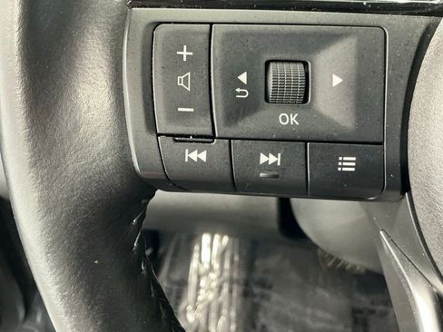 Used 2023 Nissan Pathfinder SL AWD/4WD image 41