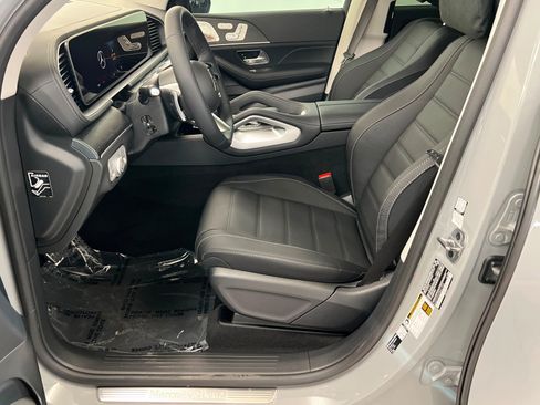 New 2026 Mercedes-Benz GLS 450 4MATIC image 17