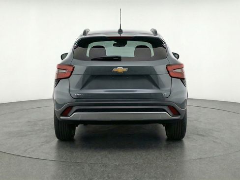 Used 2025 Chevrolet Trax LT w/ LT Convenience Package image 7