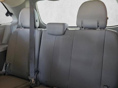 Used 2020 Toyota Sienna XLE FWD image 17