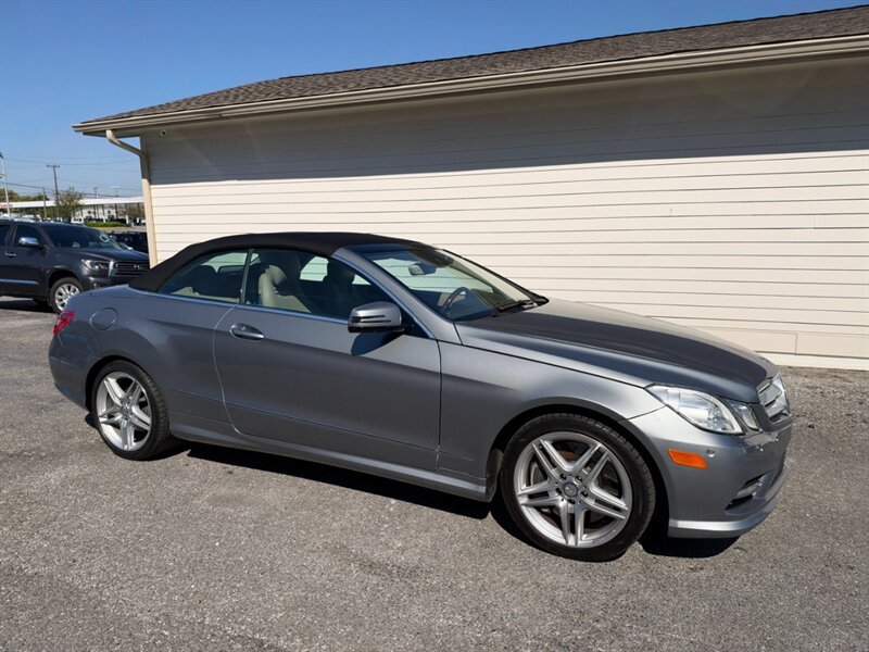 Used 2013 Mercedes-Benz E 550 Cabriolet image 2