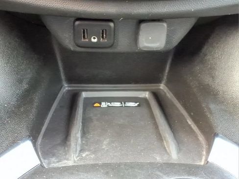 Used 2023 Chevrolet Traverse LT FWD image 22